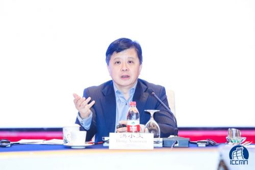 洪小文